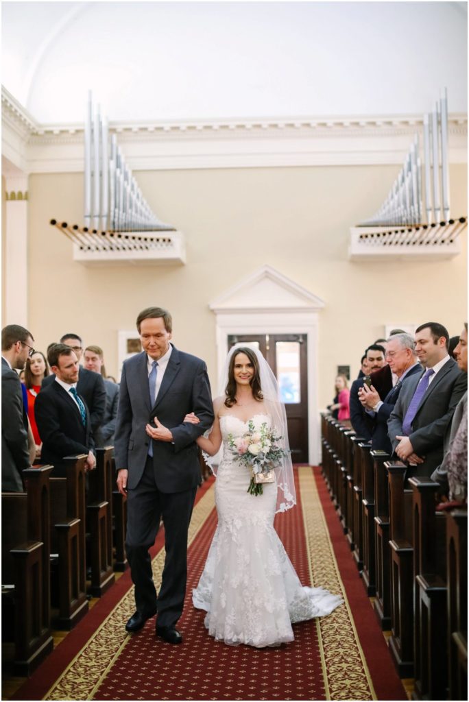 Father walks bride down the aisle for their VMFA wedding